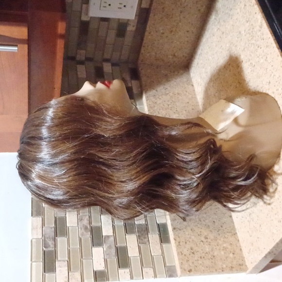 BELLETRESS Maxwella 18" | Synthetic Lace Front Wig - Chocolate with Cara… - Picture 2 of 6